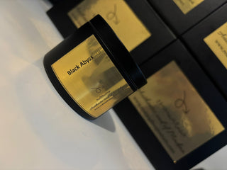 Black Abyss (Oud Candle)